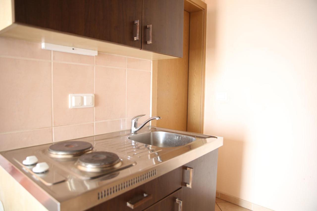Villa Mit Whirlpool Fuer 32 Per Цриквеница Экстерьер фото
